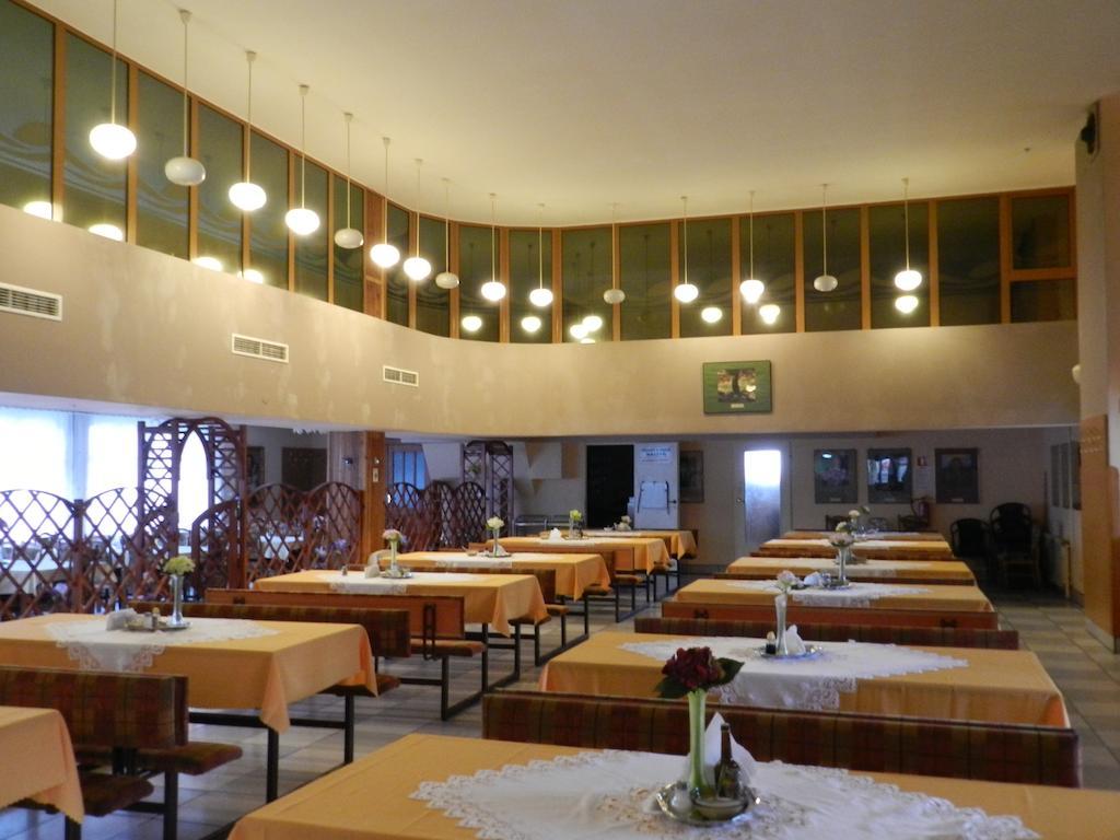 Dom Pielgrzyma Hotel Kalwaria Zebrzydowska Kültér fotó